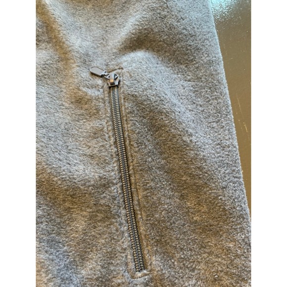 Sleeveless vest new‎ with tags - Picture 7 of 9